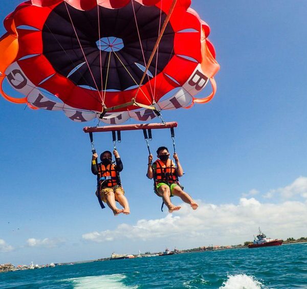 Parasailing in Zanzibar